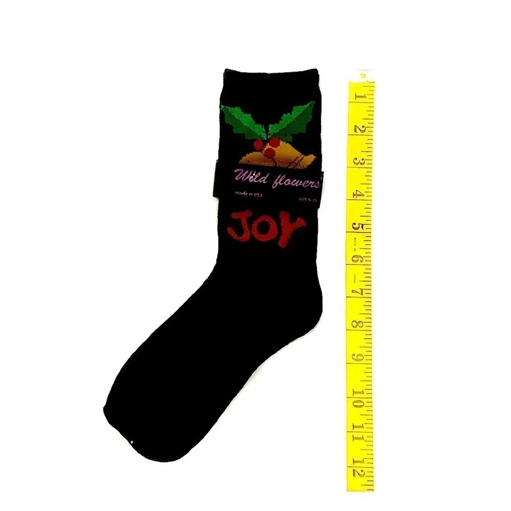 Christmas Holiday Crew Socks Holly Joy Black Red Multicolor 9-11 Sock Size NEW